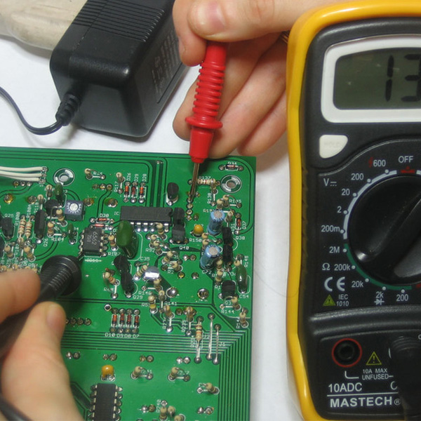 How to Use a Multimeter to Test a Smartphone Motherboard 